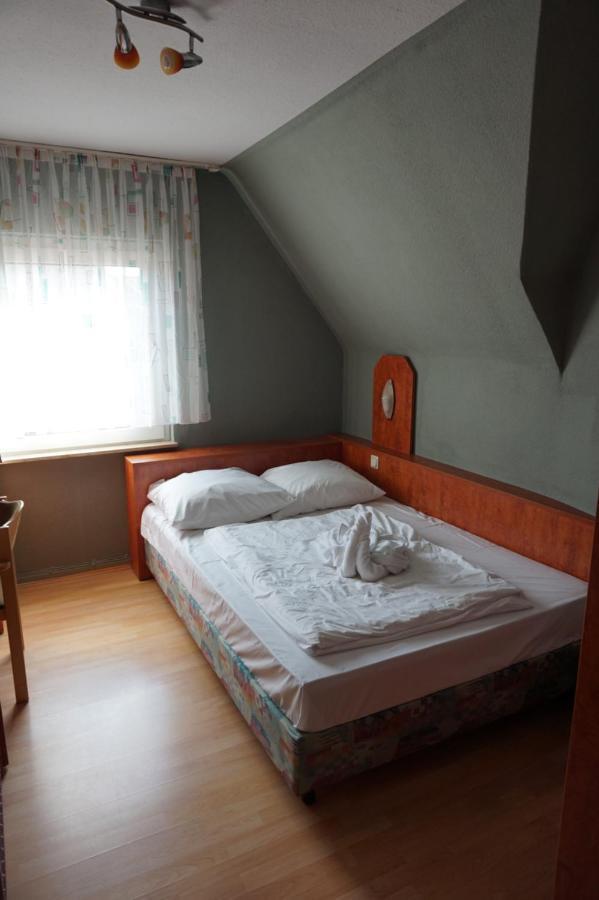 Bone To Hotell Salzgitter Exteriör bild