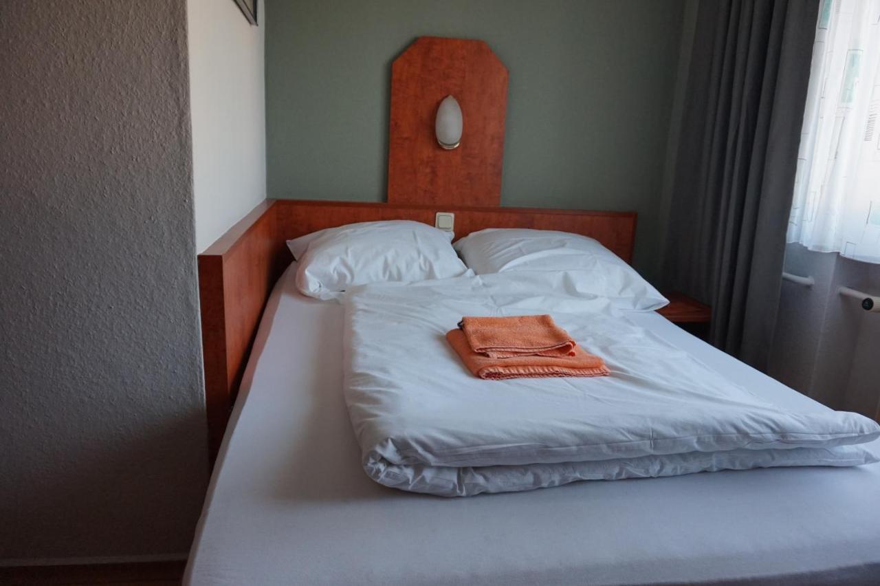Bone To Hotell Salzgitter Exteriör bild